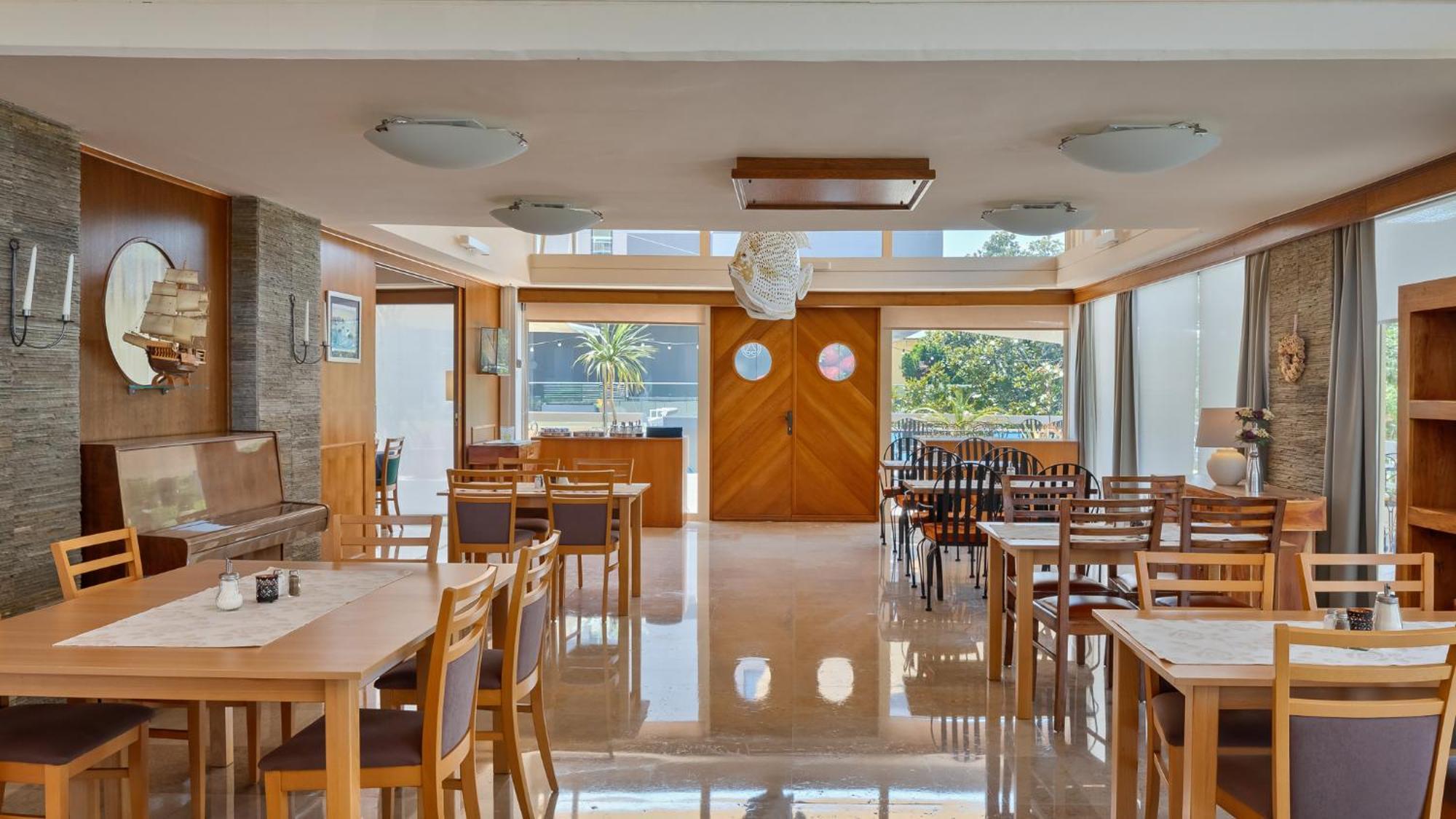 Hotel Porec Luaran gambar