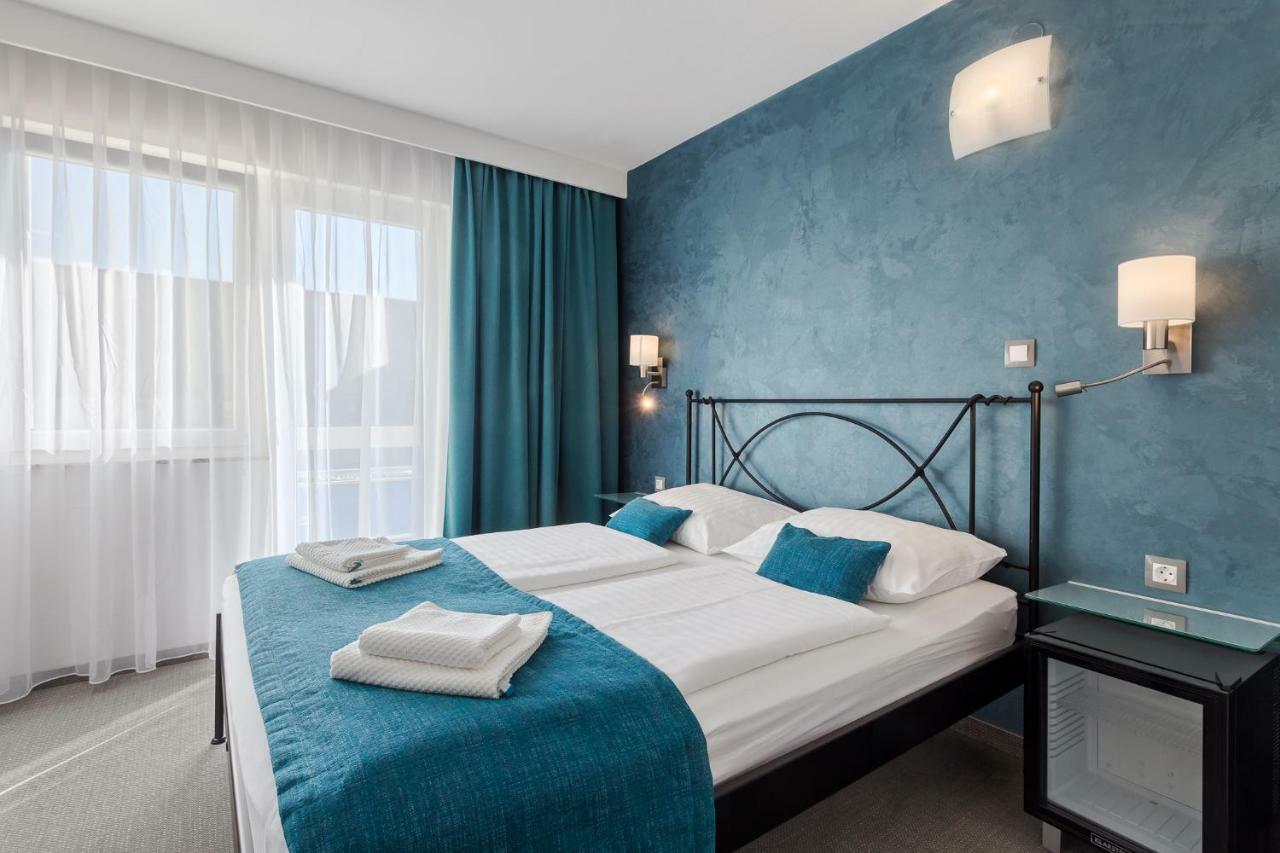Hotel Porec Luaran gambar
