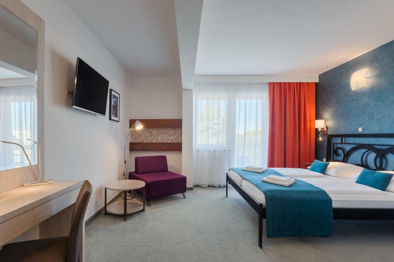 Hotel Porec Luaran gambar