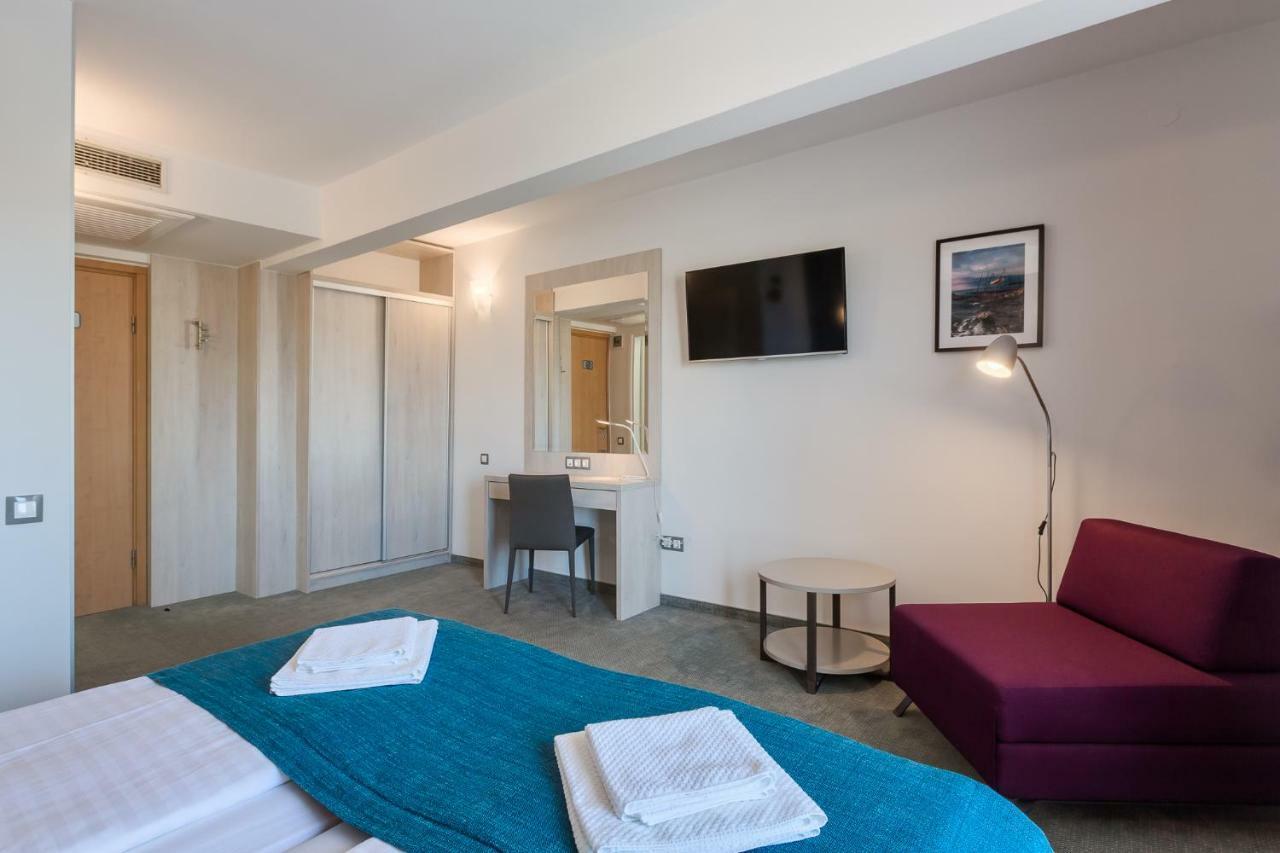 Hotel Porec Luaran gambar