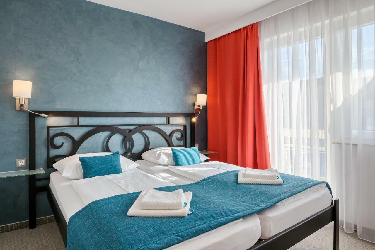 Hotel Porec Luaran gambar