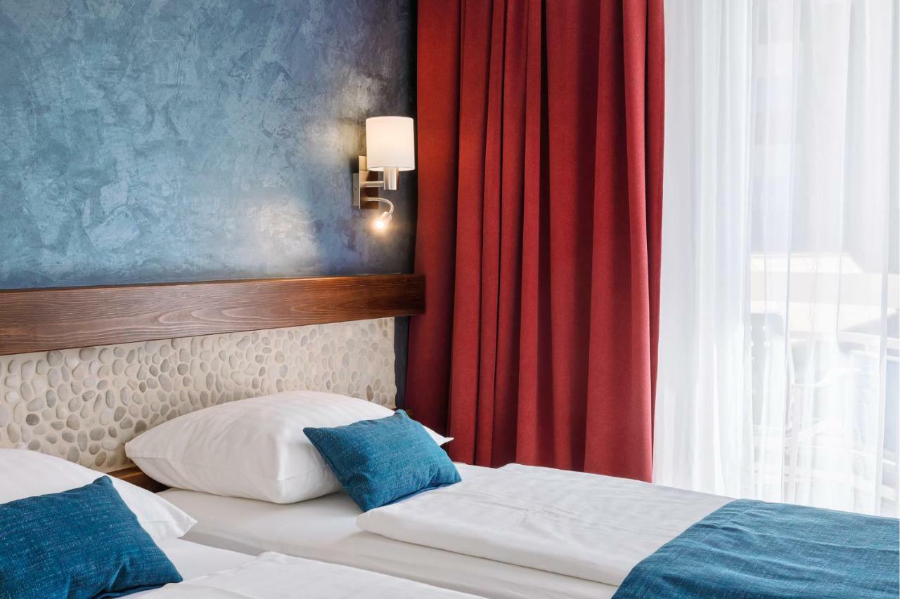 Hotel Porec Luaran gambar