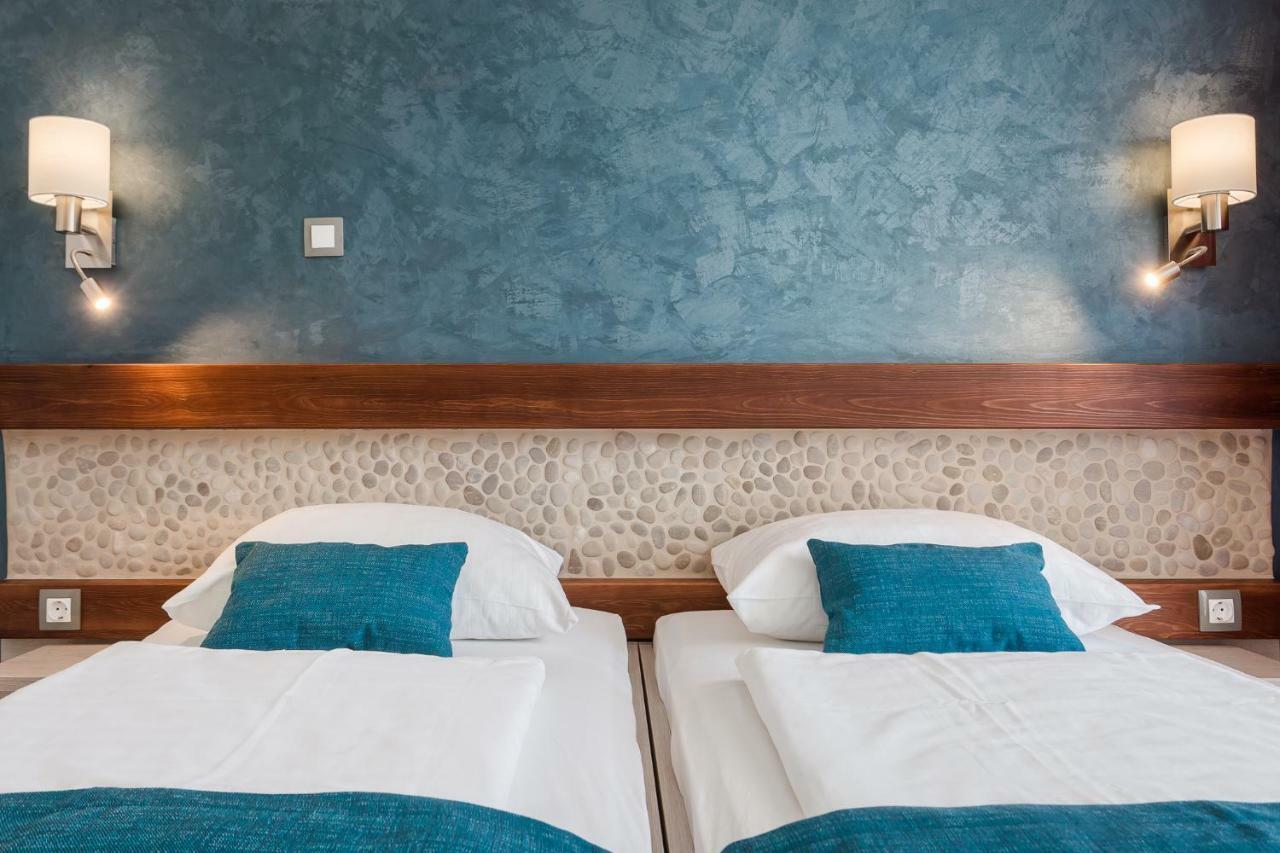 Hotel Porec Luaran gambar